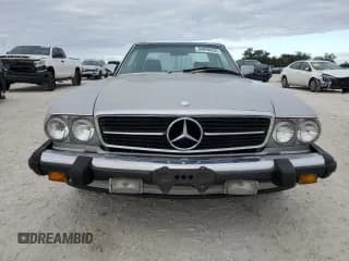 ✅ 1987 Mercedes-Benz 560 SL • VIN: WDBBA48D6HA074385 • Лот: 84098634. Опубликован ранее на Copart с пробегом 141 496 миль. Бесплатный доступ к архиву аукционных продаж из США и подробный отчёт об истории автомобиля на DreamBid. Изображение 5.