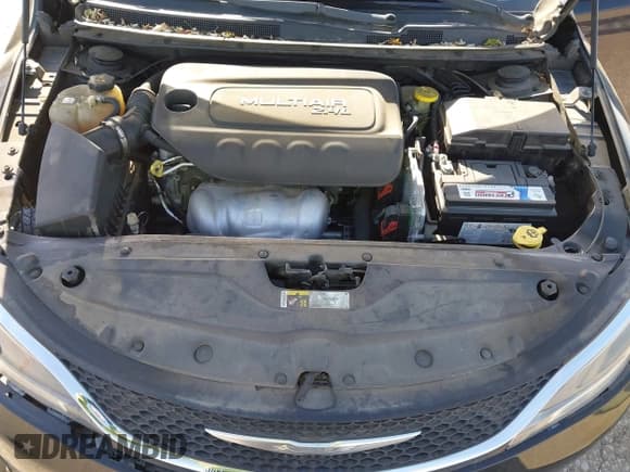 ✅ 2016 Chrysler 200 Limited • VIN: 1C3CCCAB7GN106405 • Lot: 43655599. Wystawiony na IAAI z przebiegiem 89 975 mil. Bezpłatny archiwum sprzedaży aukcyjnych z USA i szczegółowy raport historii pojazdu na DreamBid. Zdjęcie 10.