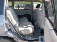 ✅ 2006 Toyota Highlander w/3rd Row • VIN: JTEDP21A760113206 • Lot: 42838647. Wystawiony na IAAI z przebiegiem 161 132 mil. Bezpłatny archiwum sprzedaży aukcyjnych z USA i szczegółowy raport historii pojazdu na DreamBid. Zdjęcie 8.