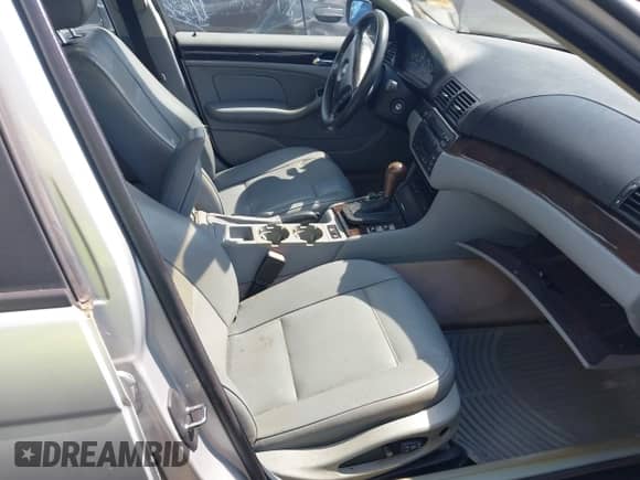 2003 BMW 3 Series 325xi with VIN WBAEU33493PH88458, listed as a IAAI auction lot 42694501 with 175,516 mi miles and . Bid and sale history available at DreamBid. Image 5.