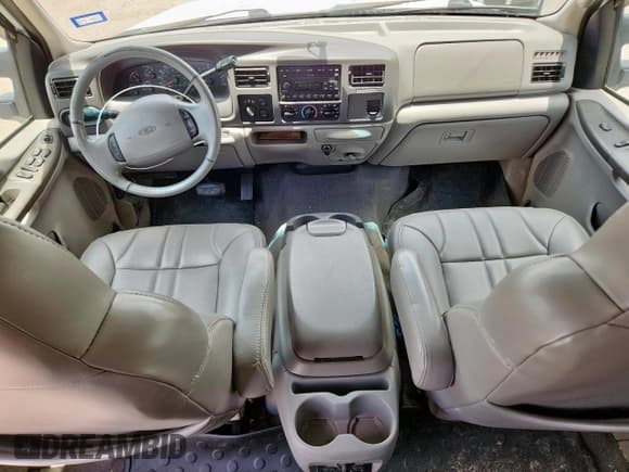 ✅ 2001 Ford Excursion XLT • VIN: 1FMNU41S31EB86876 • Lot: 61187645. Wystawiony na Copart z przebiegiem 172 135 mil. Bezpłatny archiwum sprzedaży aukcyjnych z USA i szczegółowy raport historii pojazdu na DreamBid. Zdjęcie 8.