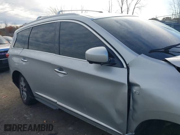 ✅ 2015 Infiniti QX60 • VIN: 5N1AL0MM0FC506245 • Lot: 43683560. Wystawiony na IAAI z przebiegiem 136 879 mil. Bezpłatny archiwum sprzedaży aukcyjnych z USA i szczegółowy raport historii pojazdu na DreamBid. Zdjęcie 13.