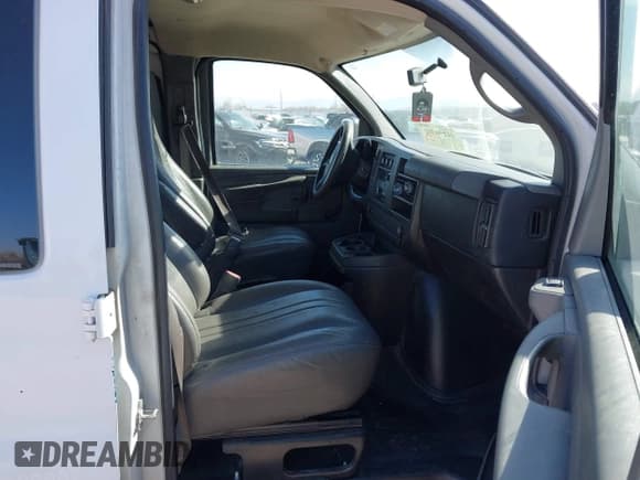 ✅ 2013 Chevrolet Express Cargo • VIN: 1GCWGGCA3D1117610 • Lot: 41196391. Listed on IAAI with 201,350 mi. Free auction sales archive from the USA and detailed vehicle history report at DreamBid. Image 5.