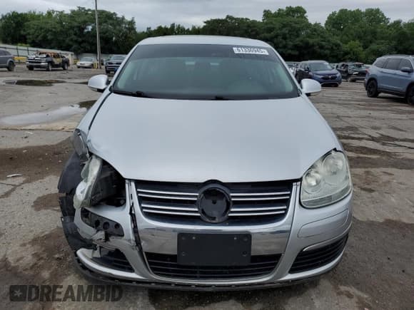 ✅ 2010 Volkswagen Jetta SE • VIN: 3VWRZ7AJ4AM070321 • Lot: 61336945. Wystawiony na Copart z przebiegiem 156 696 mil. Bezpłatny archiwum sprzedaży aukcyjnych z USA i szczegółowy raport historii pojazdu na DreamBid. Zdjęcie 5.