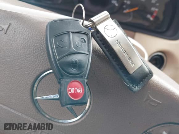 ✅ 2001 Mercedes-Benz E 320 • VIN: WDBJF65J11B327387 • Lot: 43616150. Listed on IAAI with 139,114 mi. Free auction sales archive from the USA and detailed vehicle history report at DreamBid. Image 11.