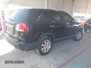 ✅ 2013 Kia Sorento LX • VIN: 5XYKT4A12DG345710 • Lot: 43658971. Wystawiony na IAAI z przebiegiem 205 886 mil. Bezpłatny archiwum sprzedaży aukcyjnych z USA i szczegółowy raport historii pojazdu na DreamBid. Zdjęcie 4.