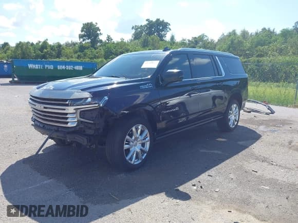 ✅ 2022 Chevrolet Suburban High Country • VIN: 1GNSKGKL2NR286432 • Lot: 43389047. Wystawiony na IAAI z przebiegiem 91 833 mil. Bezpłatny archiwum sprzedaży aukcyjnych z USA i szczegółowy raport historii pojazdu na DreamBid. Zdjęcie 2.