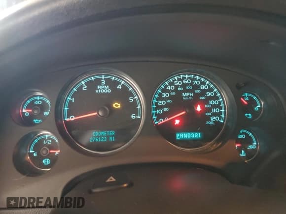 ✅ 2008 Chevrolet Suburban 3LT • VIN: 1GNFC16008R123357 • Lot: 68578134. Wystawiony na Copart z przebiegiem 276 123 mil. Bezpłatny archiwum sprzedaży aukcyjnych z USA i szczegółowy raport historii pojazdu na DreamBid. Zdjęcie 9.