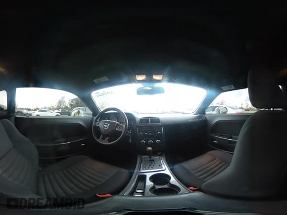 ✅ 2012 Dodge Challenger SXT Plus • VIN: 2C3CDYAG5CH101308 • Lot: 43529264. Wystawiony na IAAI z przebiegiem 67 571 mil. Bezpłatny archiwum sprzedaży aukcyjnych z USA i szczegółowy raport historii pojazdu na DreamBid. Zdjęcie 19.