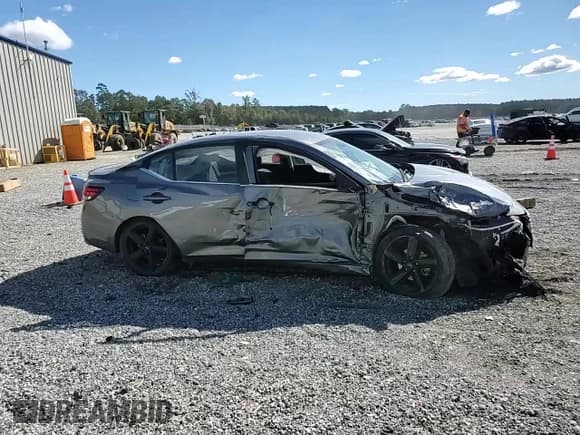 ✅ 2024 Nissan Sentra SR • VIN: 3N1AB8DV5RY284797 • Lot: 85764845. Listed on Copart with 17,101 mi. Free auction sales archive from the USA and detailed vehicle history report at DreamBid. Image 14.