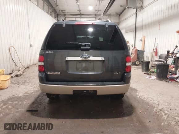 ✅ 2010 Ford Explorer Eddie Bauer • VIN: 1FMEU7EE9AUA32068 • Lot: 41440095. Wystawiony na IAAI z przebiegiem 230 945 mil. Bezpłatny archiwum sprzedaży aukcyjnych z USA i szczegółowy raport historii pojazdu na DreamBid. Zdjęcie 16.