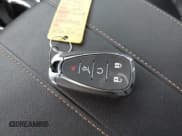 ✅ 2021 Chevrolet Traverse RS • VIN: 1GNEVJKW1MJ266519 • Lot: 41722070. Wystawiony na IAAI z przebiegiem 76 607 mil. Bezpłatny archiwum sprzedaży aukcyjnych z USA i szczegółowy raport historii pojazdu na DreamBid. Zdjęcie 11.