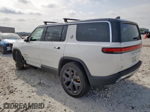 ✅ 2023 Rivian R1S Adventure • VIN: 7PDSGABA4PN026056 • Lot: 56892495. Wystawiony na Copart z przebiegiem Nie podano. Bezpłatny archiwum sprzedaży aukcyjnych z USA i szczegółowy raport historii pojazdu na DreamBid. Zdjęcie 2.