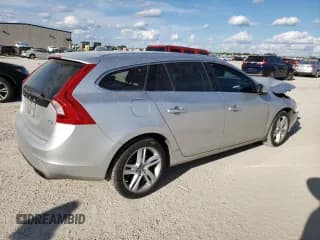 ✅ 2015 Volvo V60 T5 Drive-E Premier • VIN: YV140MEB3F1190649 • Lot: 71019093. Listed on Copart with 82,813 mi. Free auction sales archive from the USA and detailed vehicle history report at DreamBid. Image 3.