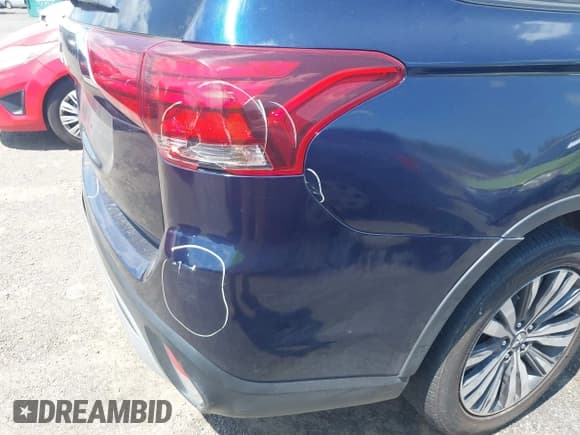 ✅ 2020 Mitsubishi Outlander ES • VIN: JA4AD2A34LZ045207 • Lot: 42285223. Wystawiony na IAAI z przebiegiem 99 257 mil. Bezpłatny archiwum sprzedaży aukcyjnych z USA i szczegółowy raport historii pojazdu na DreamBid. Zdjęcie 18.