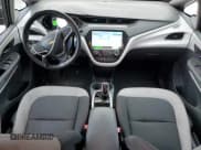 ✅ 2017 Chevrolet Bolt EV LT • VIN: 1G1FW6S08H4160858 • Lot: 81730694. Wystawiony na Copart z przebiegiem 88 323 mil. Bezpłatny archiwum sprzedaży aukcyjnych z USA i szczegółowy raport historii pojazdu na DreamBid. Zdjęcie 8.