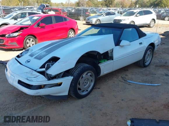 ✅ 1995 Chevrolet Corvette • VIN: 1G1YY32P6S5116843 • Lot: 43633686. Wystawiony na IAAI z przebiegiem 175 429 mil. Bezpłatny archiwum sprzedaży aukcyjnych z USA i szczegółowy raport historii pojazdu na DreamBid. Zdjęcie 2.
