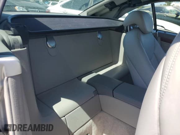 ✅ 2004 Mercedes-Benz SL 500 • VIN: WDBSK75F94F081056 • Лот: 68950454. Опубликован ранее на Copart с пробегом 194 345 миль. Бесплатный доступ к архиву аукционных продаж из США и подробный отчёт об истории автомобиля на DreamBid. Изображение 10.