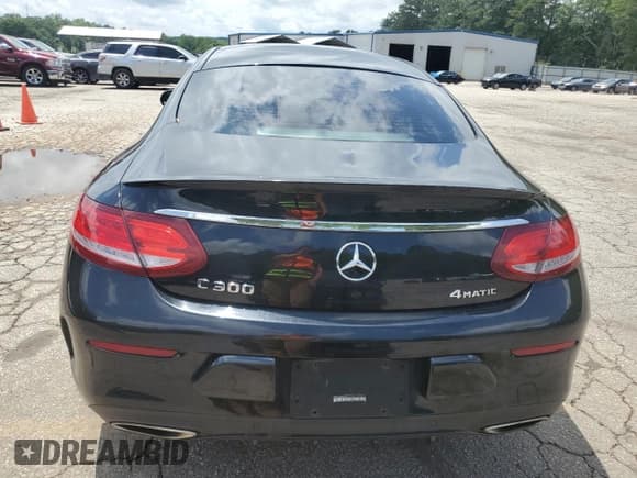 ✅ 2018 Mercedes-Benz C 300 • VIN: WDDWJ4KB6JF704074 • Лот: 57957375. Опубликован ранее на Copart с пробегом 97 267 миль. Бесплатный доступ к архиву аукционных продаж из США и подробный отчёт об истории автомобиля на DreamBid. Изображение 6.