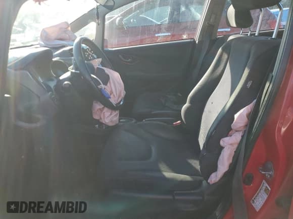 ✅ 2012 Honda Fit Sport • VIN: JHMGE8H57CC013554 • Лот: 85091205. Опубликован ранее на Copart с пробегом 171 830 миль. Бесплатный доступ к архиву аукционных продаж из США и подробный отчёт об истории автомобиля на DreamBid. Изображение 7.