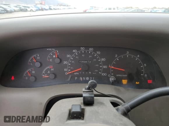 ✅ 2000 Ford F-250 XL • VIN: 1FTNX21S5YEE01782 • Lot: 91272785. Listed on Copart with 135,812 mi. Free auction sales archive from the USA and detailed vehicle history report at DreamBid. Image 9.