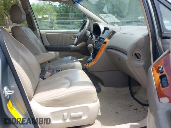 ✅ 2000 Lexus RX 300 • VIN: JT6GF10U8Y0048483 • Lot: 42969362. Listed on IAAI with 337,818 mi. Free auction sales archive from the USA and detailed vehicle history report at DreamBid. Image 5.