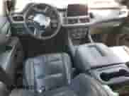 ✅ 2021 Chevrolet Suburban RST • VIN: 1GNSCEKD0MR402865 • Lot: 52984115. Wystawiony na Copart z przebiegiem 70 931 mil. Bezpłatny archiwum sprzedaży aukcyjnych z USA i szczegółowy raport historii pojazdu na DreamBid. Zdjęcie 8.