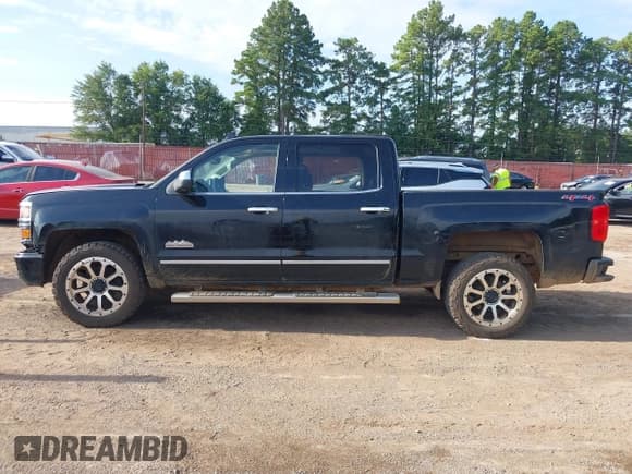 ✅ 2015 Chevrolet Silverado 1500 High Country • VIN: 3GCUKTEJ7FG413486 • Лот: 42874877. Опубликован ранее на IAAI с пробегом 168 316 миль. Бесплатный доступ к архиву аукционных продаж из США и подробный отчёт об истории автомобиля на DreamBid. Изображение 15.