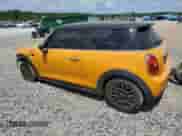 2015 MINI Hardtop with VIN WMWXM5C52FT973831, listed as a Copart auction lot 68501305 with 188,622 mi miles and Salvage title. Bid and sale history available at DreamBid. Image 2.