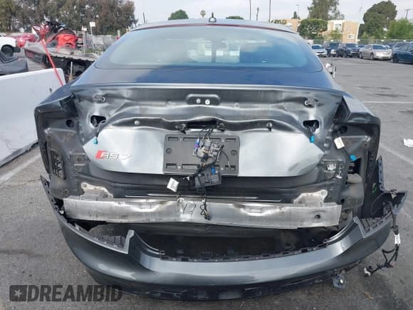 ✅ 2014 Audi RS 7 Prestige • VIN: WUAW2AFC3EN903462 • Lot: 42082052. Wystawiony na IAAI z przebiegiem 78 188 mil. Bezpłatny archiwum sprzedaży aukcyjnych z USA i szczegółowy raport historii pojazdu na DreamBid. Zdjęcie 6.