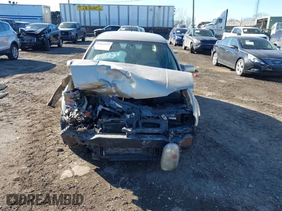 ✅ 2005 Volkswagen Golf GL • VIN: 9BWFR61J354015902 • Lot: 41462331. Wystawiony na IAAI z przebiegiem 235 754 mil. Bezpłatny archiwum sprzedaży aukcyjnych z USA i szczegółowy raport historii pojazdu na DreamBid. Zdjęcie 13.