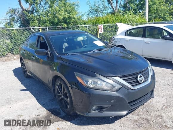 ✅ 2017 Nissan Altima SL • VIN: 1N4AL3AP9HC282650 • Lot: 43568999. Wystawiony na IAAI z przebiegiem 242 889 mil. Bezpłatny archiwum sprzedaży aukcyjnych z USA i szczegółowy raport historii pojazdu na DreamBid. Zdjęcie 6.