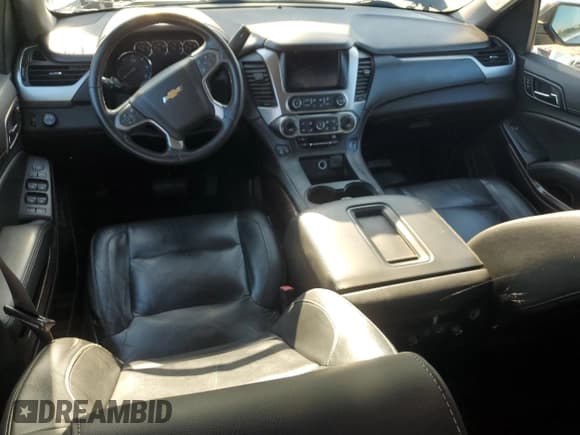 ✅ 2017 Chevrolet Suburban LT • VIN: 1GNSCHKC5HR116492 • Lot: 67053414. Wystawiony na Copart z przebiegiem 289 338 mil. Bezpłatny archiwum sprzedaży aukcyjnych z USA i szczegółowy raport historii pojazdu na DreamBid. Zdjęcie 8.