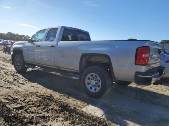 ✅ 2017 GMC Sierra 2500HD • VIN: 1GT22REG8HZ180090 • Lot: 86473295. Listed on Copart with 263,880 mi. Free auction sales archive from the USA and detailed vehicle history report at DreamBid. Image 2.