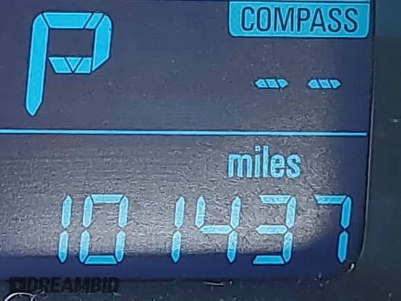 2015 Chevrolet Sonic LT z VIN 1G1JC6SB0F4157826, wystawiony jako IAAI lot #42503574 z przebiegiem 101 437 mil mil oraz . Historia ofert i sprzedaży dostępna na DreamBid. Obrazek 15.