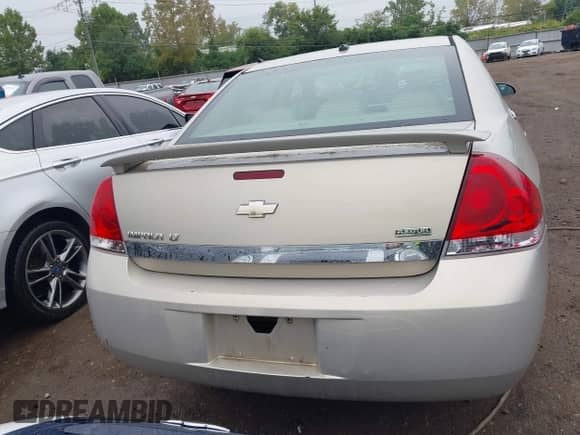 2008 Chevrolet Impala LT with VIN 2G1WT58K281341011, listed as a IAAI auction lot 43271440 with 207,347 mi miles and . Bid and sale history available at DreamBid. Image 17.