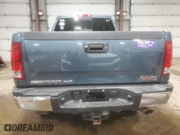 ✅ 2014 GMC Sierra 2500HD SLT • VIN: 1GT121CG8EF111672 • Lot: 93059445. Listed on Copart with 117,085 mi. Free auction sales archive from the USA and detailed vehicle history report at DreamBid. Image 6.