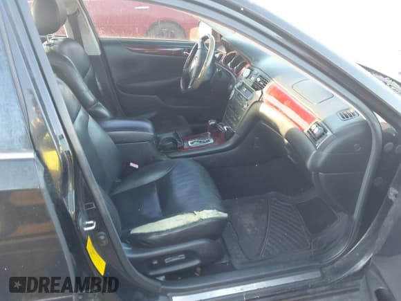 ✅ 2002 Lexus ES 300 • VIN: JTHBF30G720030863 • Лот: 43643492. Опубликован ранее на IAAI с пробегом Не указан. Бесплатный доступ к архиву аукционных продаж из США и подробный отчёт об истории автомобиля на DreamBid. Изображение 5.