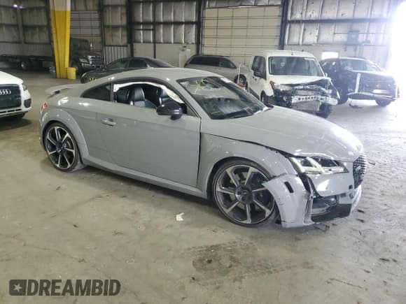 ✅ 2018 Audi TT RS • VIN: WUACSAFV4J1902052 • Лот: 47372894. Опубликован ранее на Copart с пробегом 28 119 миль. Бесплатный доступ к архиву аукционных продаж из США и подробный отчёт об истории автомобиля на DreamBid. Изображение 4.