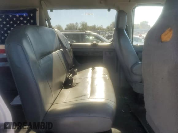 ✅ 2009 Ford Econoline Passenger XL • VIN: 1FBNE31L29DA49907 • Lot: 89527665. Wystawiony na Copart z przebiegiem 176 451 mil. Bezpłatny archiwum sprzedaży aukcyjnych z USA i szczegółowy raport historii pojazdu na DreamBid. Zdjęcie 11.