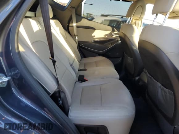 ✅ 2017 Hyundai Santa Fe 2.4L • VIN: 5XYZU3LB0HG410491 • Лот: 46858654. Опубликован ранее на Copart с пробегом 82 284 миль. Бесплатный доступ к архиву аукционных продаж из США и подробный отчёт об истории автомобиля на DreamBid. Изображение 11.