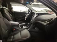 ✅ 2016 Hyundai Santa Fe • VIN: 5XYZWDLA1GG324905 • Лот: 65098742. Опубликован ранее на Copart с пробегом 4 838 миль. Бесплатный доступ к архиву аукционных продаж из США и подробный отчёт об истории автомобиля на DreamBid. Изображение 5.