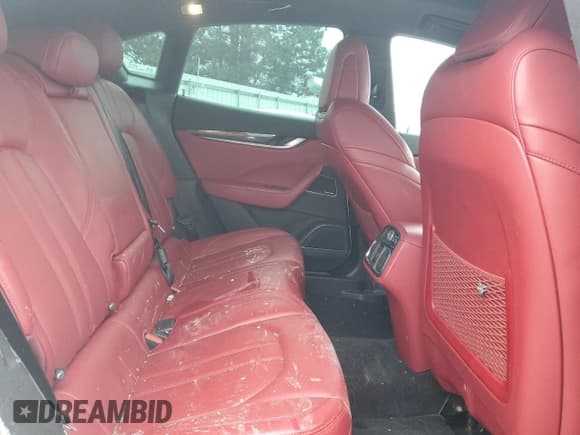 ✅ 2018 Maserati Levante S GranSport • VIN: ZN661YUS6JX268494 • Лот: 47846155. Опубликован ранее на Copart с пробегом 106 016 миль. Бесплатный доступ к архиву аукционных продаж из США и подробный отчёт об истории автомобиля на DreamBid. Изображение 11.