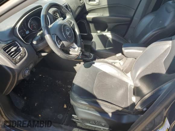 2018 Jeep Compass Limited z VIN 3C4NJDCB7JT365528, wystawiony jako Copart lot #85154275 z przebiegiem 74 930 mil mil oraz Czysty tytuł • Clean title. Historia ofert i sprzedaży dostępna na DreamBid. Obrazek 7.