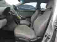 2017 Hyundai Accent SE z VIN KMHCT4AE6HU193633, wystawiony jako Copart lot #84456905 z przebiegiem 116 451 mil mil oraz Szkoda całkowita • Salvage title. Historia ofert i sprzedaży dostępna na DreamBid. Obrazek 7.