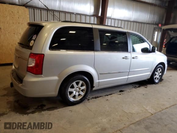 ✅ 2012 Chrysler Town & Country Touring • VIN: 2C4RC1BG1CR403820 • Лот: 93508135. Опубликован ранее на Copart с пробегом 136 064 миль. Бесплатный доступ к архиву аукционных продаж из США и подробный отчёт об истории автомобиля на DreamBid. Изображение 3.