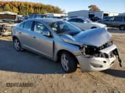 ✅ 2013 Volvo S60 T5 • VIN: YV1612FH3D2233438 • Lot: 91396345. Wystawiony na Copart z przebiegiem 69 247 mil. Bezpłatny archiwum sprzedaży aukcyjnych z USA i szczegółowy raport historii pojazdu na DreamBid. Zdjęcie 4.