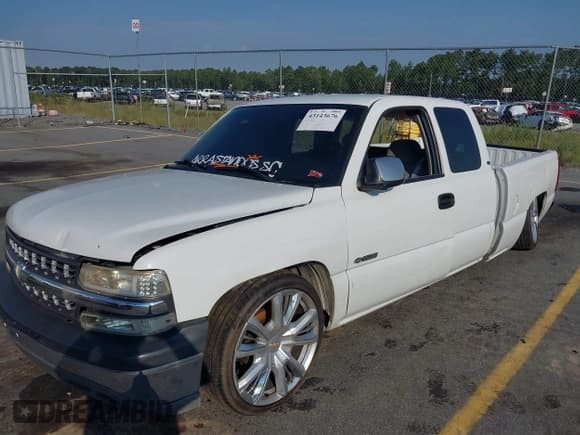 ✅ 2000 Chevrolet Silverado 1500 LS • VIN: 1GCEC19V8YZ284910 • Lot: 43143676. Wystawiony na IAAI z przebiegiem 127 000 mil. Bezpłatny archiwum sprzedaży aukcyjnych z USA i szczegółowy raport historii pojazdu na DreamBid. Zdjęcie 17.