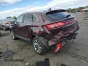 ✅ 2019 Lincoln MKC Select • VIN: 5LMCJ2D92KUL06278 • Lot: 82199585. Wystawiony na Copart z przebiegiem 62 297 mil. Bezpłatny archiwum sprzedaży aukcyjnych z USA i szczegółowy raport historii pojazdu na DreamBid. Zdjęcie 2.