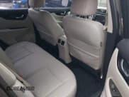 ✅ 2022 Nissan Rogue SL • VIN: JN1BJ1CW8NW493543 • Lot: 42650111. Wystawiony na IAAI z przebiegiem 23 524 mil. Bezpłatny archiwum sprzedaży aukcyjnych z USA i szczegółowy raport historii pojazdu na DreamBid. Zdjęcie 8.